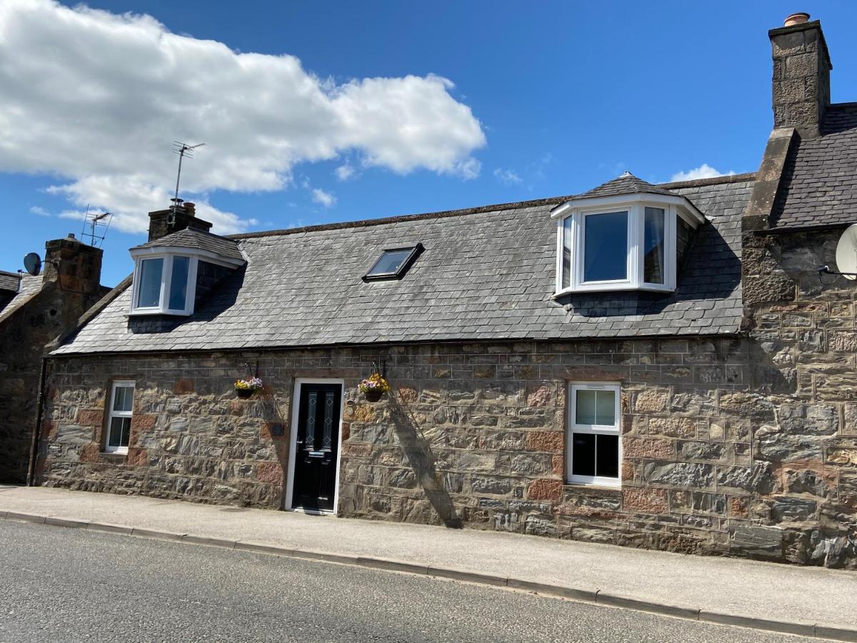 Islas Cottage, A Home In The Heart Of Speyside Dufftown Eksteriør billede